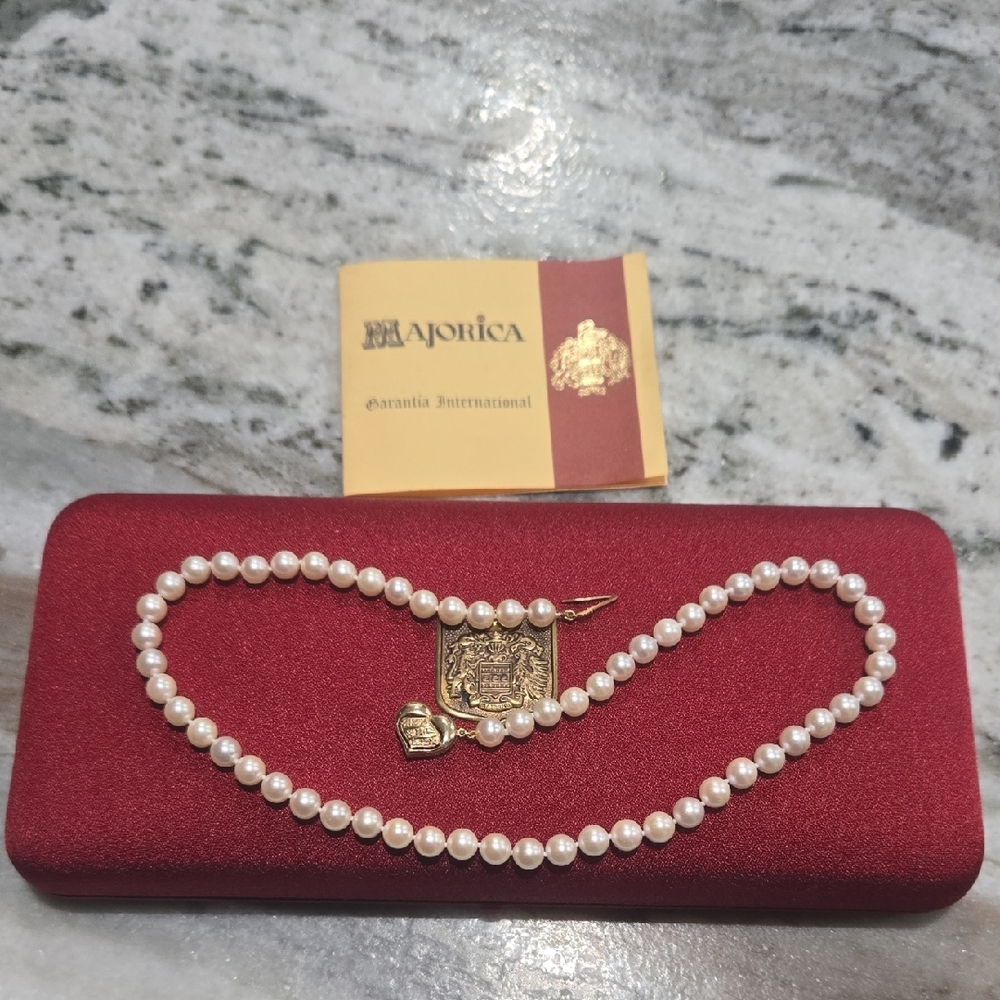 Vintage Pearl Necklace with 14k Gold clasp 18"